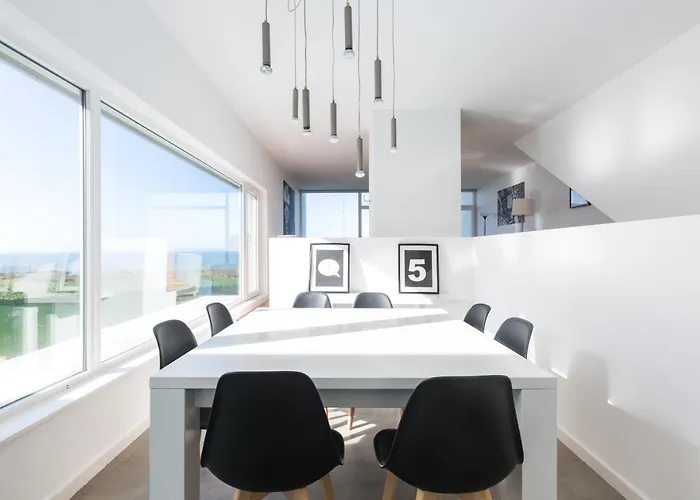 Santa Cruz Ocean View Villa Bombardeira